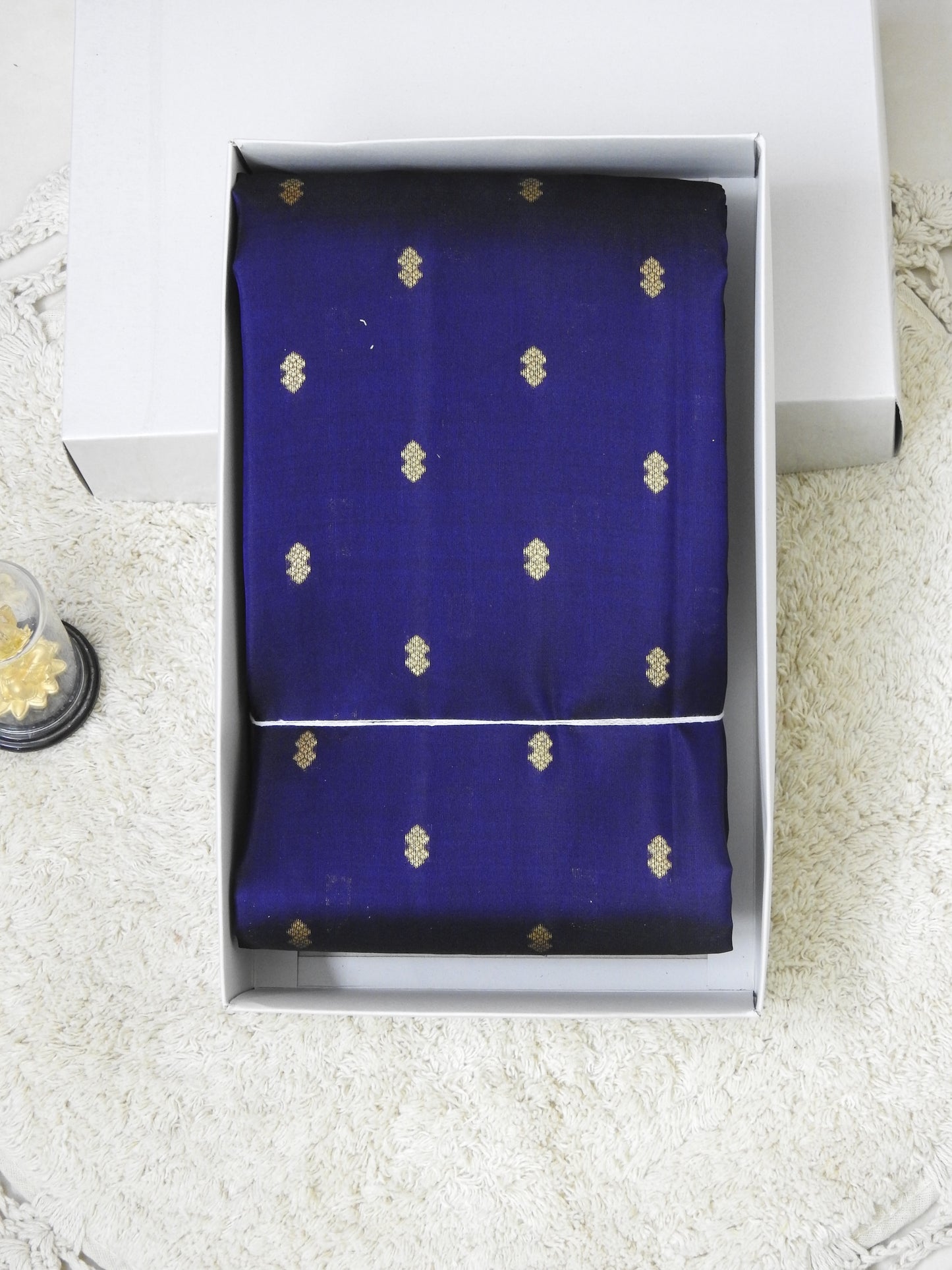 Semi pure silk with big border body putta