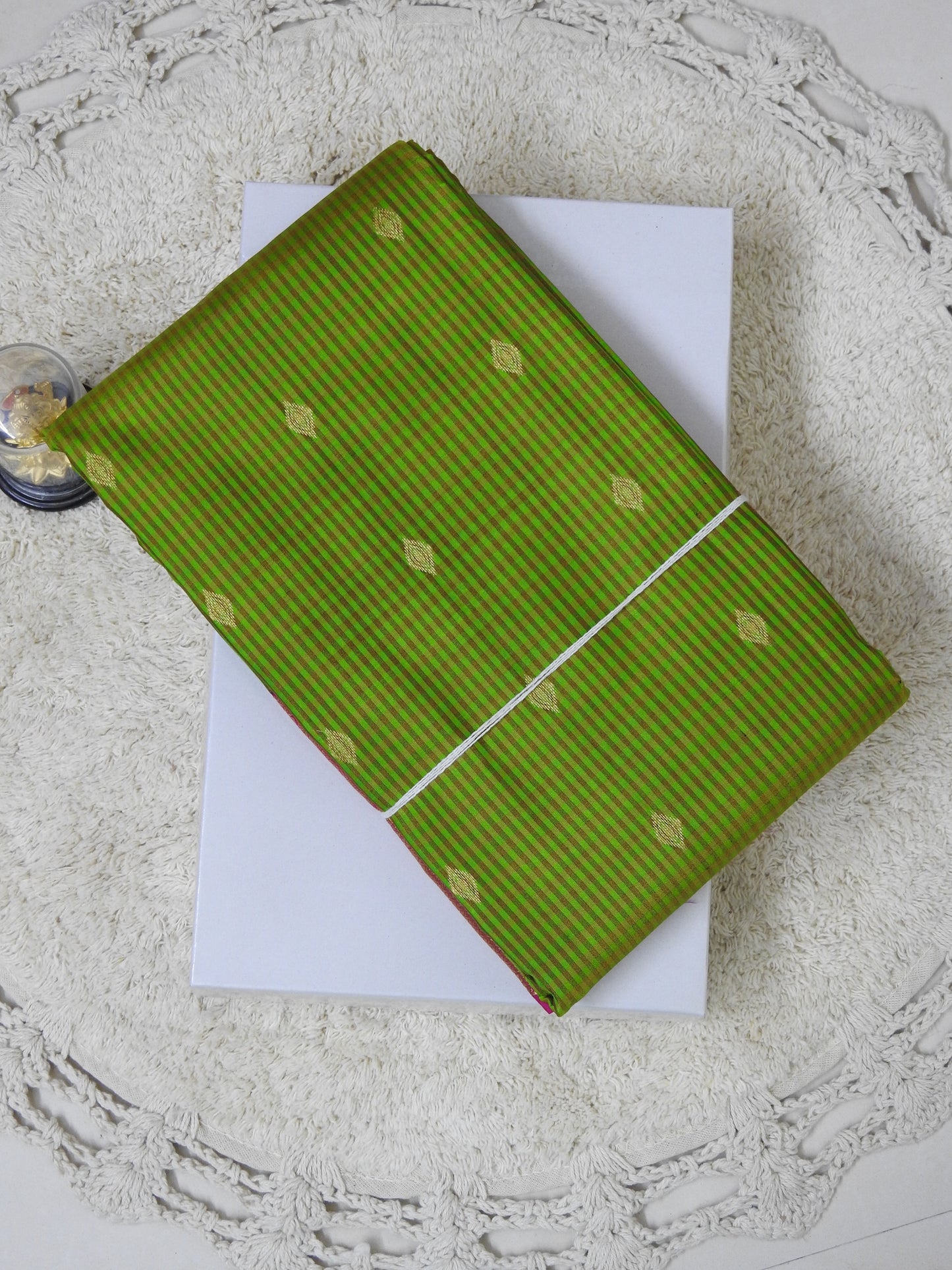 Pure silk with big border & minute body checks