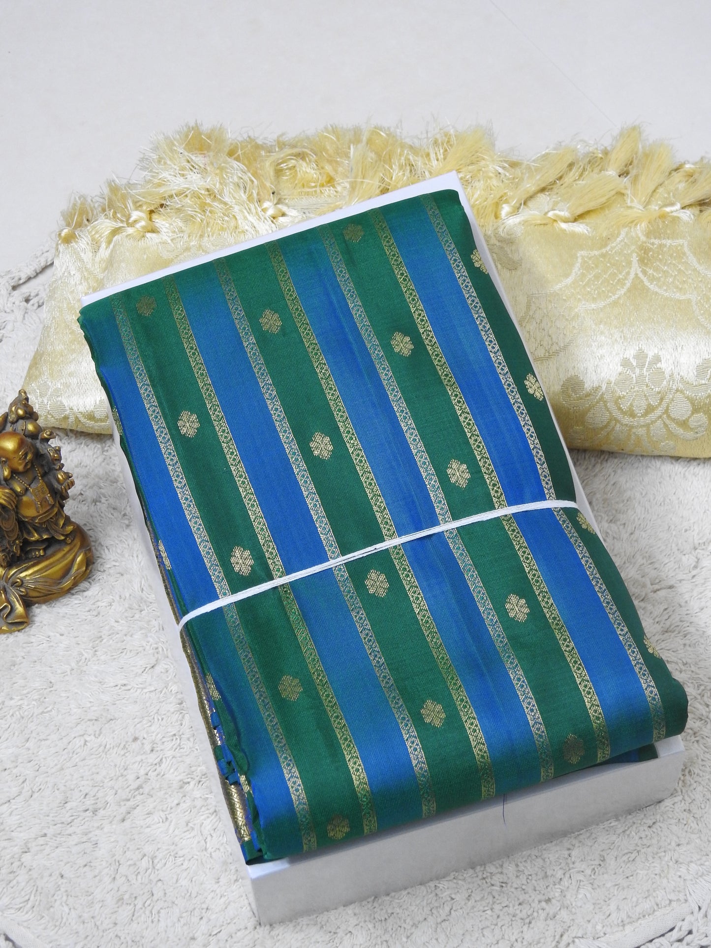 Semi pure silk body with vertical print