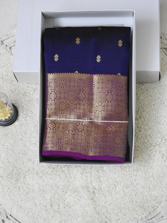 Semi pure silk with big border body putta